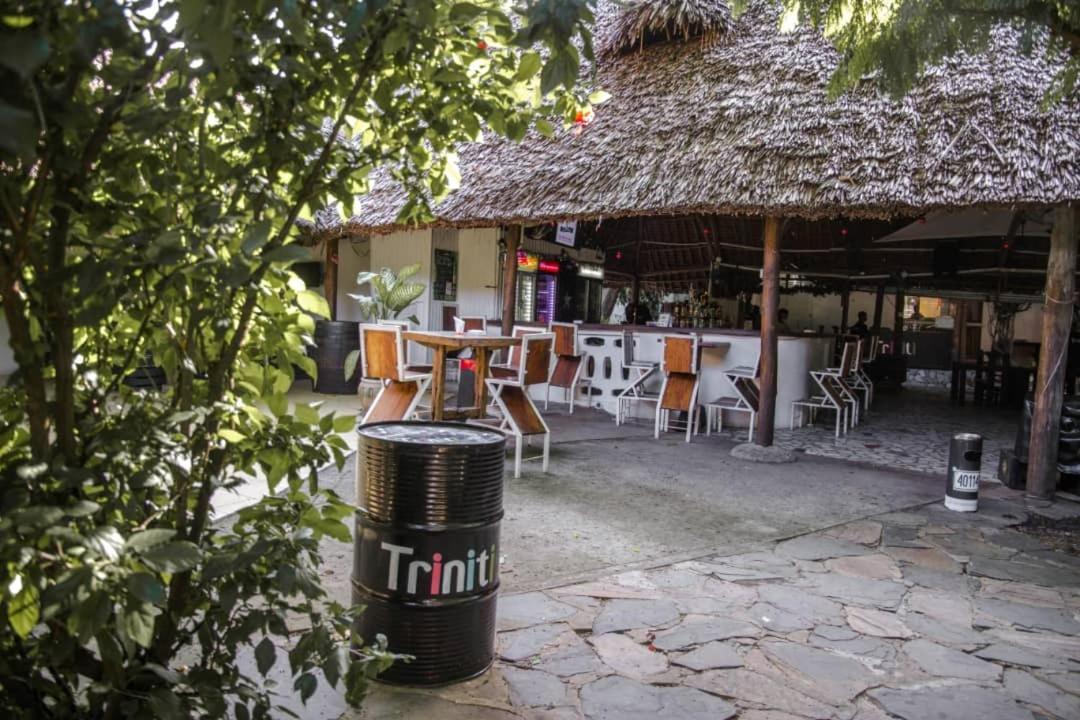 Triniti Oysterbay Hotell Dar es Salaam Exteriör bild