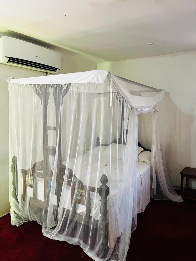 Triniti Oysterbay Hotell Dar es Salaam Rum bild