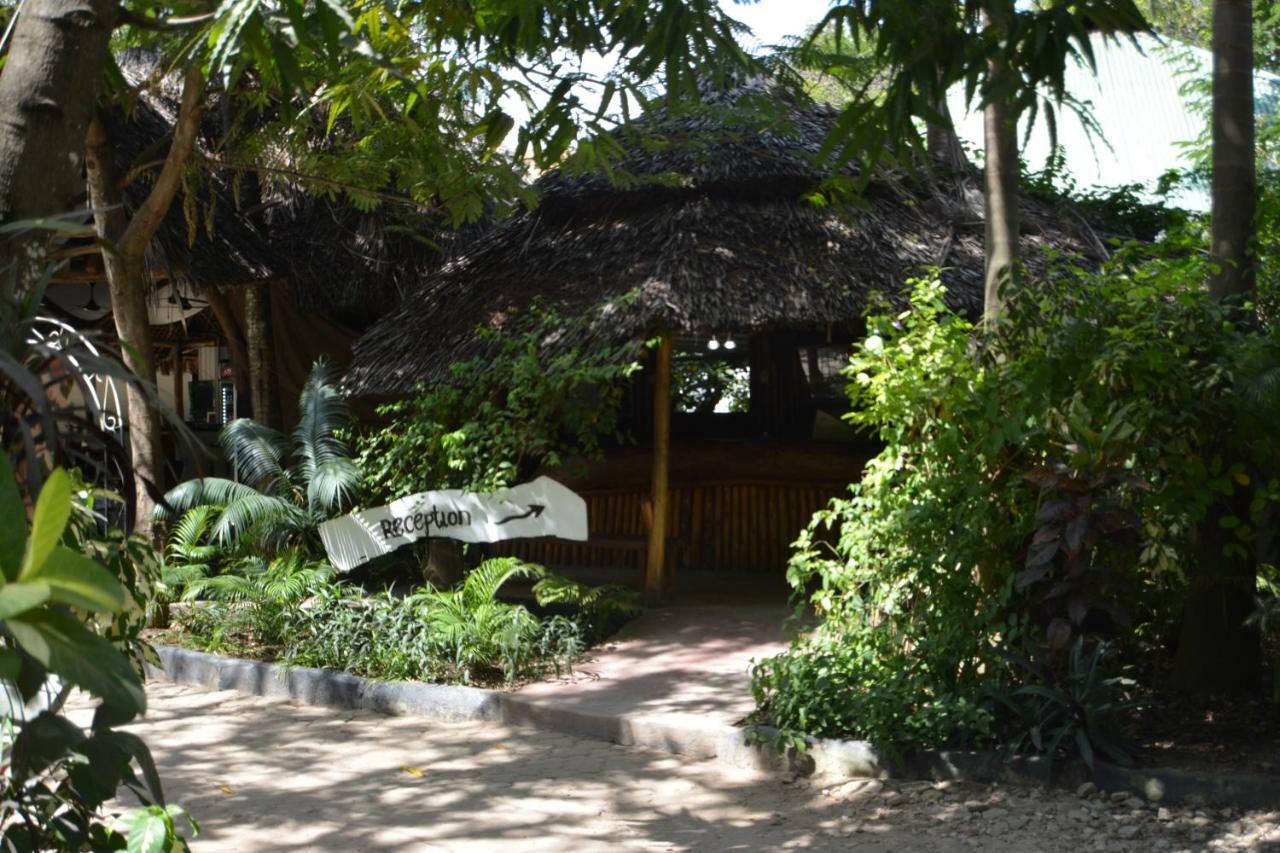 Triniti Oysterbay Hotell Dar es Salaam Exteriör bild
